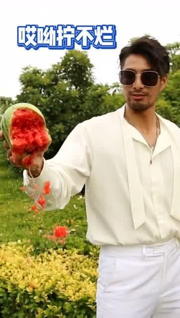 大叔吃瓜的视频,揭秘娱乐圈幕后真相